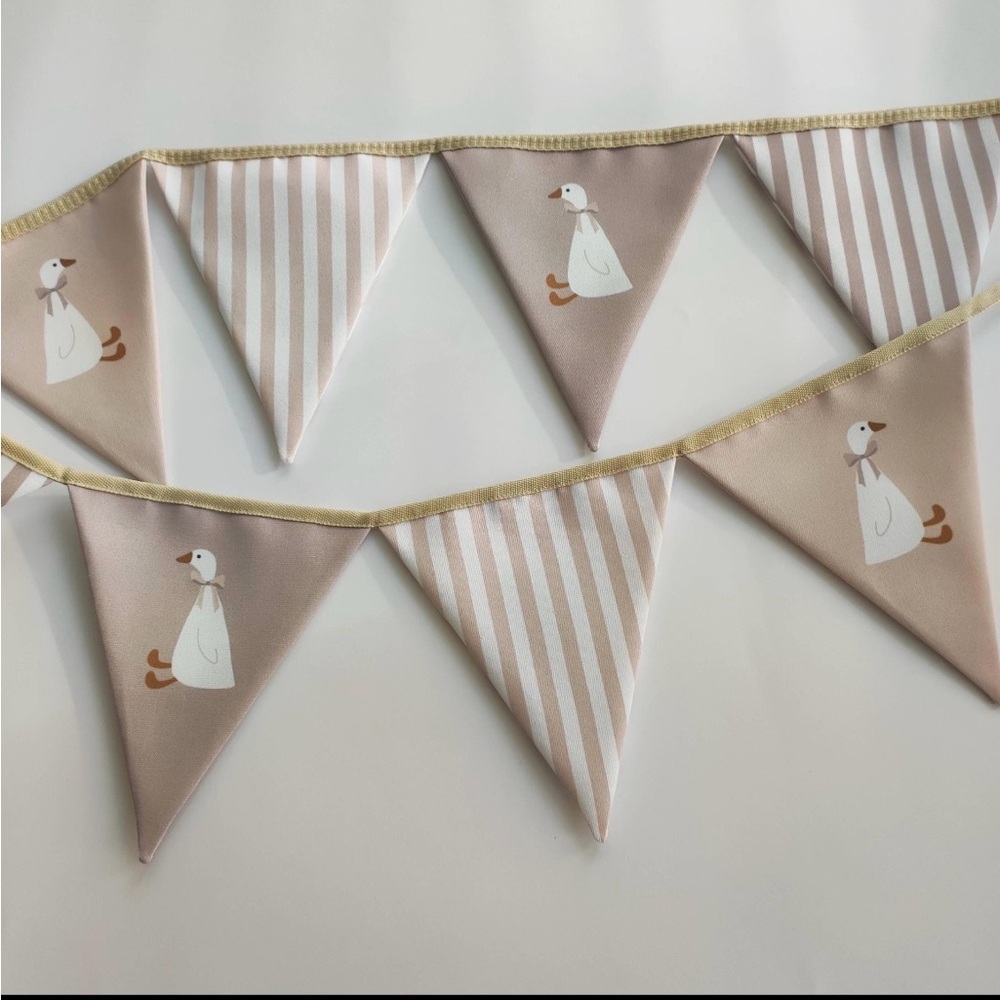 Neutral Goose (Silly Goose theme) Pattern Party Bunting Garland